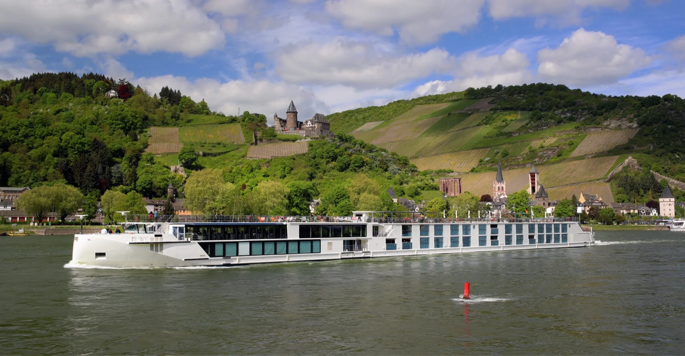Riverside Mahler cruising the Rhine past vineyards and Bacharach